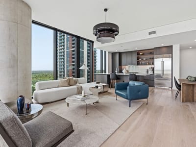Living area at 610 Davis ST Unit #2112 - 3 bed 3 bath home