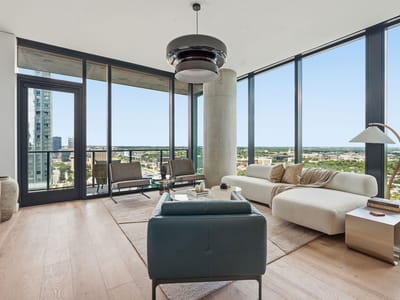 Kitchen at 610 Davis ST Unit #2112 - 3 bed 3 bath home