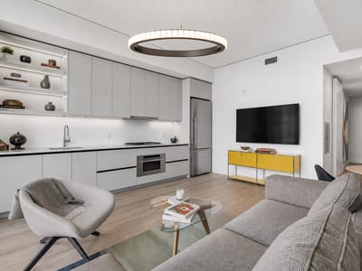 Living area at 610 Davis ST Unit #3508 - 1 bed 1 bath home