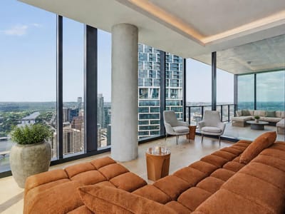 Primary bedroom at 610 Davis ST Unit #5003 - 4 bed 4 bath home
