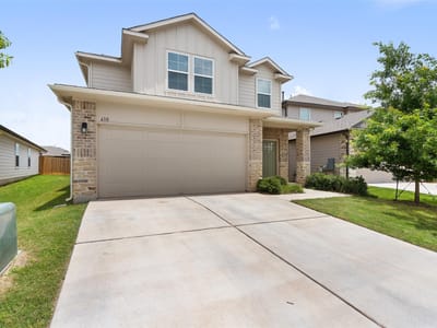 Kitchen at 610 Roaring Fork LN - 3 bed 2 bath home