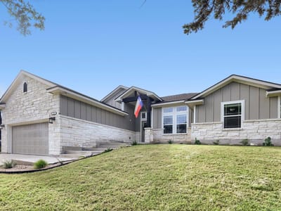 Living area at 6101 Cimmaron TRL - 3 bed 2 bath home