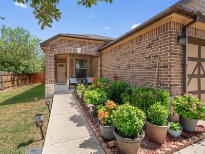 Kitchen at 611 Big Bend Trl - 3 bed 2 bath home