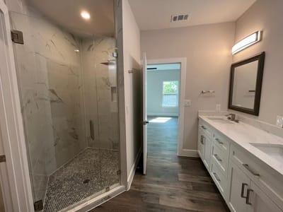 Photo 4 of 15 at 611 Sun Ray - 3 bed 2 bath home