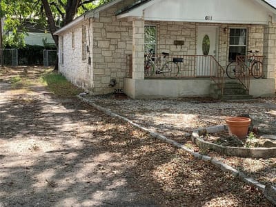Property photo 2 at 611 W Live Oak ST - 2 bed 2 bath home