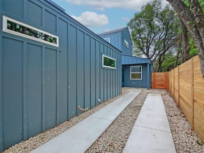 Living area at 6111 Carnation Ter Unit #2 - 3 bed 3 bath home
