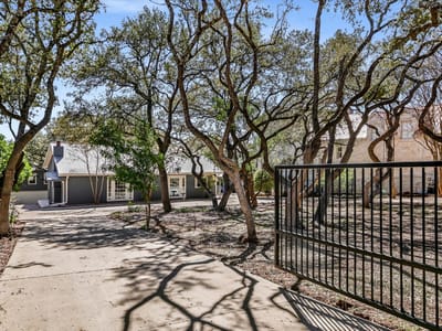 Property photo 2 at 6111 Hudson Bend RD - 4 bed 3 bath home