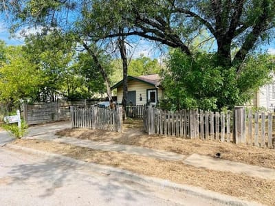 Property photo 2 at 6112 Larch TER - 4 bed 1 bath home
