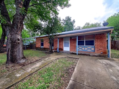 Living area at 6115 Carnation Ter - 3 bed 1 bath home