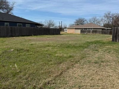 Primary bedroom at 612 Briggs St - No, Lampasas, TX