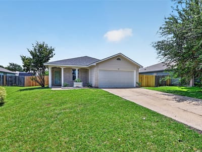 Kitchen at 612 Losoya CT - 3 bed 2 bath home