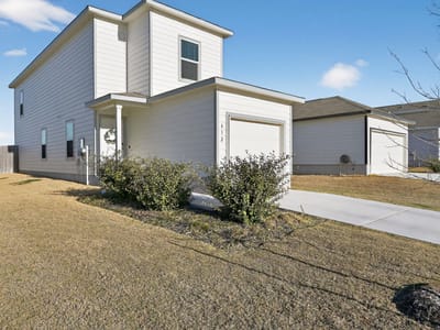 Living area at 612 Marty Allen Loop - 3 bed 2 bath home