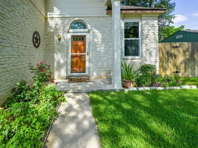 Primary bedroom at 612 Timbergrove - 4 bed 2 bath home