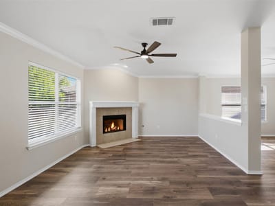 Property photo 4 at 613 Glen Valley LN - 3 bed 2 bath home