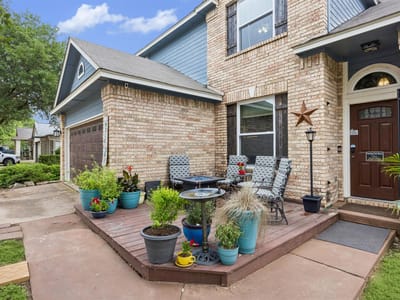 Kitchen at 614 Paso Fino TRL - 4 bed 2 bath home