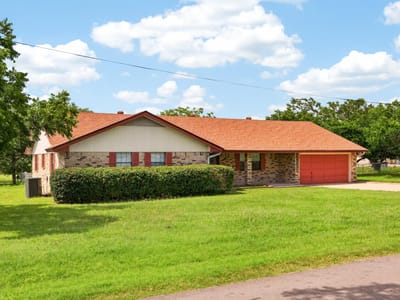 Living area at 615 Old Manchaca RD - 4 bed 3 bath home