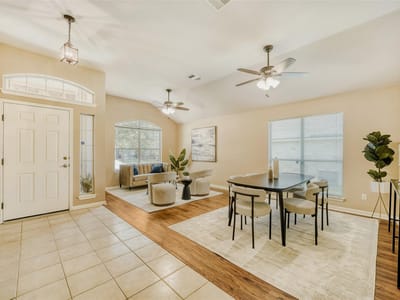 Bathroom at 616 Portchester Castle PATH - 4 bed 2 bath home