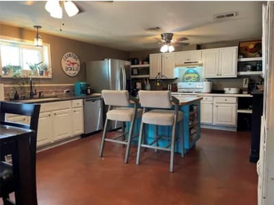 Primary bedroom at 616 S Rockdale St - 2 bed 1 bath home