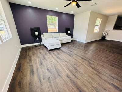 Property photo 2 at 617 Persimmon ST - 3 bed 2 bath home