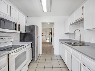 Bathroom at 618 Bent Wood DR - 4 bed 2 bath home