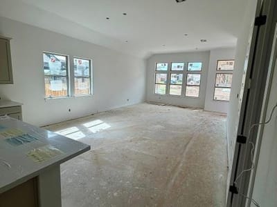 Kitchen at 619 Breeze Hollow LN - 4 bed 3 bath home
