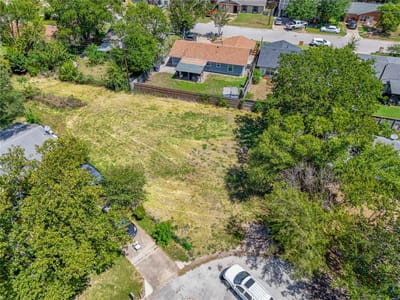 Property photo 2 at 6200 Stiles CV - Johnston Terrace Sec 02, Austin, TX