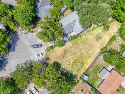 Property photo 3 at 6200 Stiles CV - Johnston Terrace Sec 02, Austin, TX