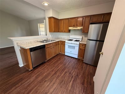Property photo 5 at 6201 Berkett CV - Village Sec 07, Austin, TX