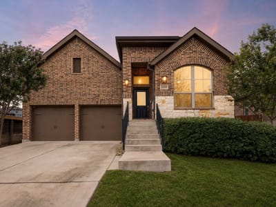 Living area at 6205 Llano Stage TRL - 4 bed 3 bath home
