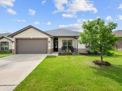 Primary bedroom at 621 Holstein DR - 4 bed 2 bath home
