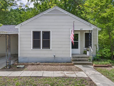 Kitchen at 621 S Main ST - 3 bed 2 bath home