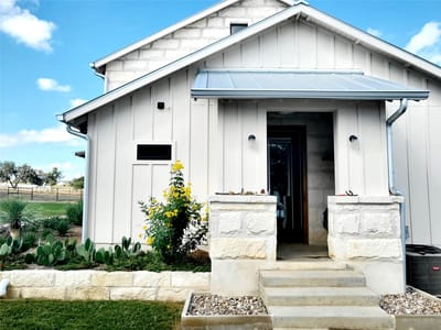 Property photo 3 at 621 Stanton Road - 3 bed 3 bath home