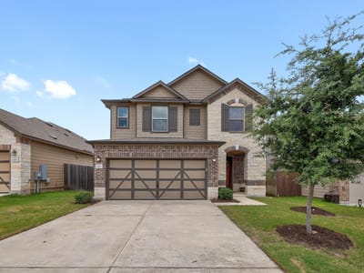 Living area at 6212 Conestoga Wagon WAY - 3 bed 2 bath home