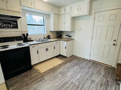 Primary bedroom at 622 Trinity ST - 3 bed 2 bath home