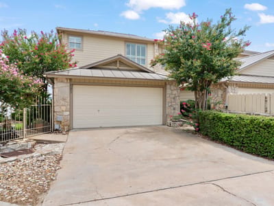 Living area at 625 Horseshoe Bay Blvd - 3 bed 3 bath home