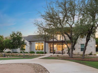 Property photo 2 at 625b Las Colinas Dr - 4 bed 3 bath home
