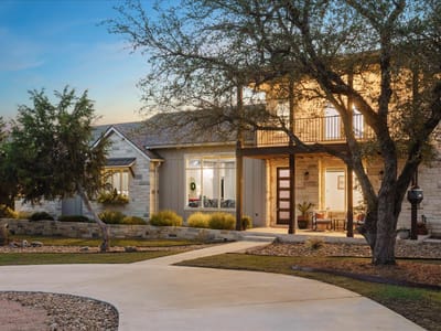 Property photo 3 at 625b Las Colinas Dr - 4 bed 3 bath home