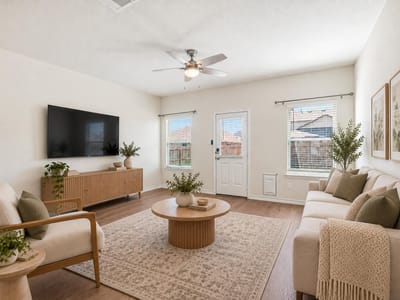 Property photo 3 at 627 Fluted SHLS - 5 bed 3 bath home
