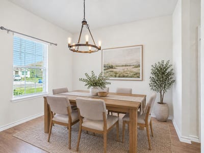 Property photo 5 at 627 Fluted SHLS - 5 bed 3 bath home