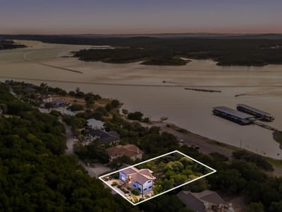 Property photo 4 at 6300 Lakeshore DR - 5 bed 3 bath home