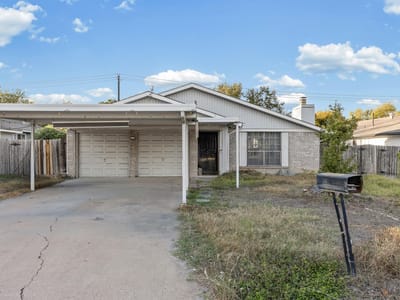 Living area at 6300 Libyan Dr - 3 bed 2 bath home
