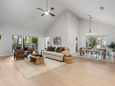 Living area at 6304 Walebridge LN - 3 bed 2 bath home