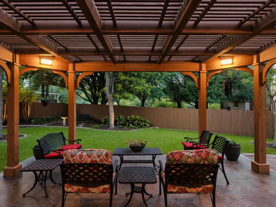 Living area at 6305 THIRLMARE Ct - 4 bed 2 bath home