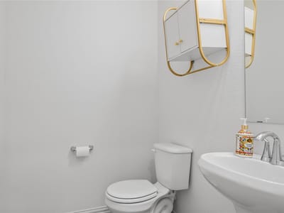 Bathroom at 631 Breeze Hollow LN - 4 bed 2 bath home
