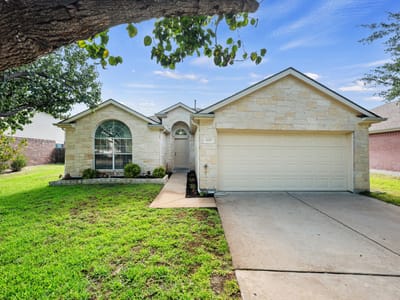 Property photo 2 at 633 Arrowood PL - 3 bed 2 bath home