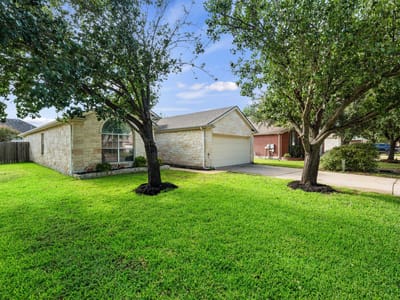 Property photo 3 at 633 Arrowood PL - 3 bed 2 bath home