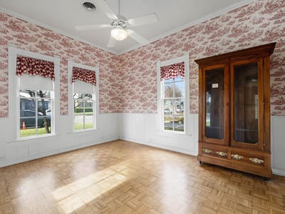 Primary bedroom at 633 S Castell Ave - Jahn Add, New Braunfels, TX