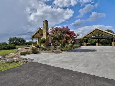 Property photo 2 at 633 Trails End RD - 3 bed 2 bath home