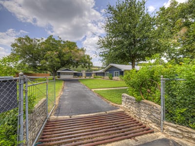 Property photo 3 at 635 Riverside Path - 3 bed 2 bath home