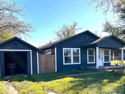 Living area at 635 White Ave - 3 bed 1 bath home